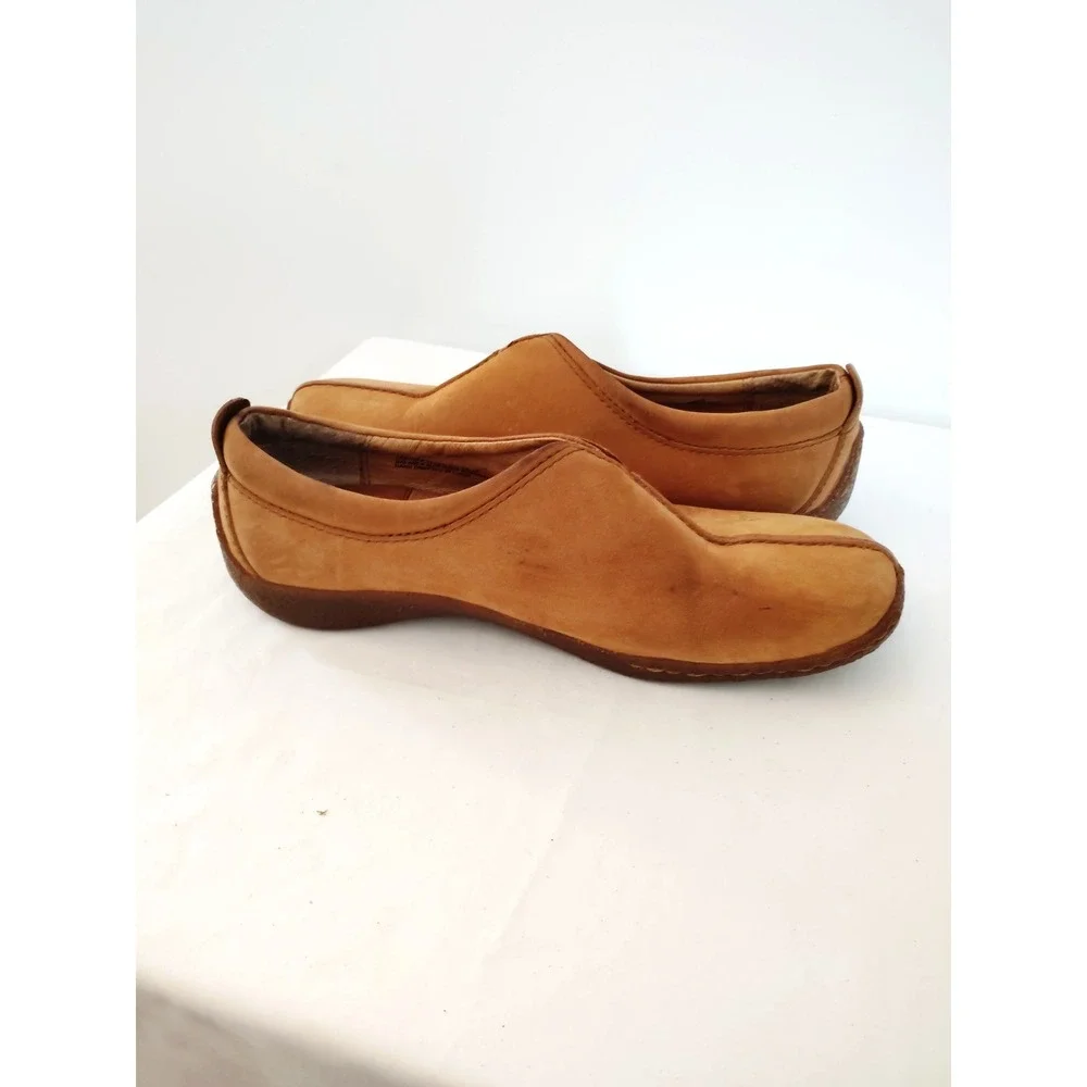 Born Shoes Women 8.5M Tan Nubuck Leather Comfort Slip On Split Toe Clogs Loafers